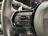 ステアリングにオーディオ操作スイッチが付いています。オーディオ画面に直接タッチしなくても操作が出来ますので、運転に集中できます。