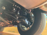お車を安心してお乗りいただく為には、足回りの定期点検が欠かせません。サービスサポート(有償保証)では無料点検もご提供しており、安心のカーライフをお過ごしいただけるサポート体制が整っています。