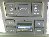 【パワーバックドア】スマートキーや運転席のボタンを押すだけでリアゲートが自動で開閉します!荷物を持っている時や、高い位置にあるバックドアを閉める際に便利な機能です♪