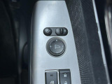【電動格納ミラー】ドライバーの目線に合わせ、ミラーの上下左右調整が可能です。