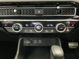オートエアコン付きです!お好みの温度をセットするだけでエアコンの風量などを自動でコントロール。快適な車内でお過ごしいただけます。
