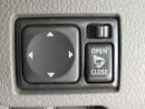 電動格納機能付きドアミラー☆ワンタッチで、運転席からドアミラーを格納できます。狭い駐車場でもご安心です。