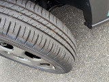 新車時のタイヤの為溝はたっぷり有ります。