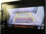 バックカメラが付いているので後方確認が非常にしやすいです。今や運転初心者も熟練者も必須装備!ついていて損はないですね♪