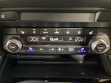 シートバックや座面の乗員の体とシートが接触する部分の空気を換気することで、蒸れや熱のこもりを解消させるシートベンチレーションを装備。短時間で心地よさを実感できるよう、不快の原因「湿度」を低減します。