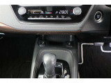 【トヨタ高品質CAR洗浄 『まるまるクリン』】 シート等の汚れ・エアコン内部・天井などに染み付いた臭いも根こそぎ消臭洗浄!ボディに付着している頑固な汚れ、ルームの油汚れを丁寧に洗浄コーティング!