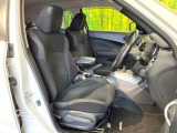 運転席シート廻りは使用感も少なく、良好な状態となっています。前オーナー様が丁寧に使っていたことがよくわかりますね。