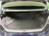 積み下ろしのしやすいデッキにはたっぷりと荷物を積み込んでいただけます。遊びから仕事まで、様々なシーンで頼れます♪