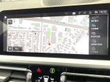 ●純正ナビ:一体感のあるナビは、高級感ある車内を演出してくれます。Bluetooth再生などオーディオ機能も充実しておりますので、運転もより楽しめます♪