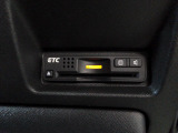 ETC付。高速道路の料金所はキャッシュレスで通過です。サービスエリア等にあるスマートインターの出入りも利用可能でとっても便利。ご納車後すぐにお使い頂けるようセットアップしてのお渡しとなります。