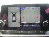 アラウンドビューモニター。上空から見下ろしているかのような映像を映し出して、スムースな駐車をアシストします。