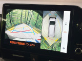 【パノラミックビューモニター】専用のカメラにより、上から見下ろしたような視点で360度クルマの周囲を確認することができます☆死角部分も確認しやすく、狭い場所での切り返しや駐車もスムーズに行えます。
