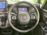インテリアに合わせたデザインのステアリングは、運転される方のことも考え、運転しやすい形状、大きさです。是非一度、実際に触ってお確かめください。