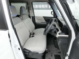 乗り降りしやすい運転席