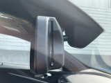 【ルームミラー一体型ETC】BMWといえばルームミラー一体型のETC。ドライバーから差し込めるかたちになっておりますので、差し忘れの際も慌てずにご利用いただけます。