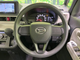 インテリアに合わせたデザインのステアリングは、運転される方のことも考え、運転しやすい形状、大きさです。是非一度、実際に触ってお確かめください。