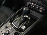 オートマのシフトレバーは操作しやすい位置にあります。
