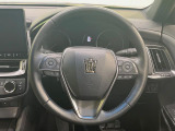 【純正革巻きステアリング】上質な革を使用することで、手にしっかり馴染みとても運転しやすいハンドルです♪