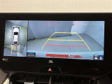 『バックモニター』を装備!駐車の際の、サポートツールとしてとっても便利!駐車が苦手な人、バックに自信がない人、だけでなく、皆さんに便利!でも、それだけに頼るのは危ないですね。
