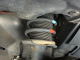お車を安心してお乗りいただく為には、足回りの定期点検が欠かせません。サービスサポート(有償保証)では無料点検もご提供しており、安心のカーライフをお過ごしいただけるサポート体制が整っています。