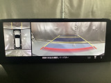 狭い場所での駐車やすれ違いなどでより的確な運転操作に役立つ360&deg;ビューモニターが装備されています。