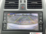 ナビのモニターに映るバックモニターで後方の距離も確認できて慣れない場所でもラクラク駐車できちゃいます◎