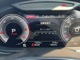 低走行車両入庫!レイアウトはステアリングスイッチで切り替えでき運転に集中しながら必要な情報を瞬時に得ることが可能です。