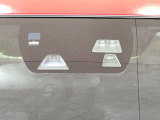 【スマートシティブレーキサポート】低速走行中に前方の車両等を認識し、衝突しそうな時は警報とブレーキで衝突回避と被害軽減をアシスト。より安全にドライブをお楽しみいただけます。