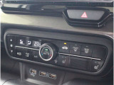 オートエアコンのお車ですので室内の温度をスムーズに調整してくれます♪