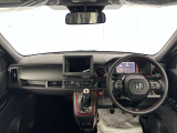 開放的な運転席周りとなっております♪