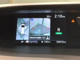 全方位モニターがついています! 車の周囲を360&deg;安全確認できるので、普段の駐車はもちろんの事、縦列駐車や幅寄せの際にも活躍してくれますよ。