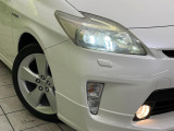 【LEDヘッドライト】悪天候や夜間走行時も良好な視界を確保し安心して運転できる高輝度LEDヘッドライトを装備!点灯速度が早く、消費電力も抑えられています。