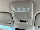 ルームランプで車内明るく!SOSコール装備