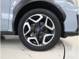 純正18インチアルミホイール装備・タイヤサイズ225/55R18