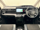 いつでも気持ちよく運転できて、使い勝手のいい収納や体をケアするシート、細部にまでこだわったインテリア♪