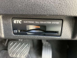 ETC付です。高速道路料金所での小銭の出し入れや雨天時における窓の開閉などの煩わしさが解消出来ます♪料金所の通過もスムーズで快適ですよ☆