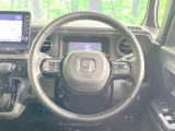 【純正革巻きステアリング】上質な革を使用することで、手にしっかり馴染みとても運転しやすいハンドルです♪