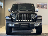 伝統のセブンスロットルグリルが一目でJeepと分かります。