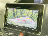 【バックカメラ】駐車時に後方がリアルタイム映像で確認できます。大型商業施設や立体駐車場での駐車時や、夜間のバック時に大活躍!運転スキルに関わらず、今や必須となった装備のひとつです!