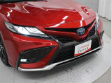 プリクラッシュセーフティに交差点右折時の対向直進車、ならびに右左折時の対向方向から横断してきた歩行者も検知可能にした「Toyota Safety Sense」を装備しています。