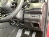 左側に高速で便利なETCがあり、横滑りを防ぐVSAなどのスイッチは、運転席の右側、手の届きやすい位置にあります。