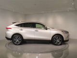 スーパーUVカット・IRカット機能・撥水機能付フロントドアグリーンガラス&UVカット機能付プライバシーガラス(リヤドア・リヤクォーター・バックドア)