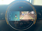 バックカメラ&PDC(センサー)を装備車!障害物が近づくと電子音で障害物までの距離を知らせてくれます。運転に不慣れな方もご安心下さい!