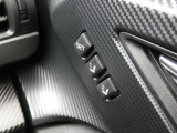 運転席パワーシートにはメモリー機能付