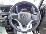 運転中に確認しやすい操作レイアウトです。