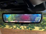 【デジタルインナーミラー】後席の大きな荷物や同乗者で後方が確認しづらい時でも安心!カメラが撮影した車両後方の映像をルームミラー内に表示。クリアな視界で状況の確認が可能です!
