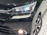 【LEDヘッドライト】悪天候や夜間走行時も良好な視界を確保し安心して運転できる高輝度LEDヘッドライトを装備!点灯速度が早く、消費電力も抑えられています。