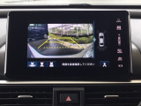 バックモニター付きで、車庫入れやバック時の後方確認をしっかりサポート。モニターに映し出される映像で死角も確認しやすく、狭い場所での駐車や後退時の操作をより安心して行えます。