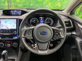インテリアに合わせたデザインのステアリングは、運転される方のことも考え、運転しやすい形状、大きさです。是非一度、実際に触ってお確かめください。