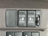 【両側パワースライドドア】スマートキーや運転席のスイッチで後席両側スライドドアの開閉が可能♪電動だから力を入れてドアを開ける必要が無く、小さなお子様でも簡単に開け閉めでき快適です♪